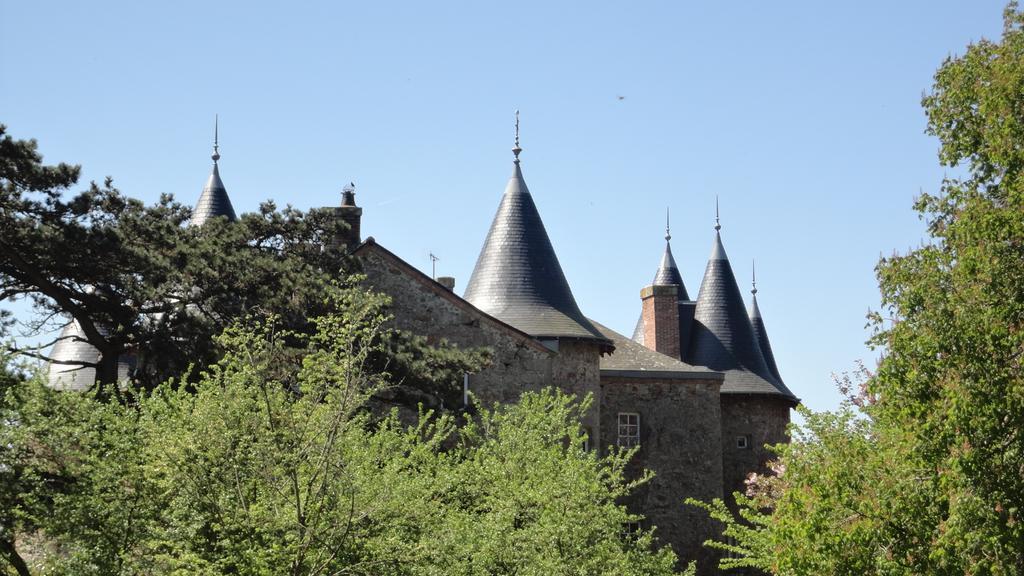 Chateau De La Frogerie Maulevrier Exterior photo